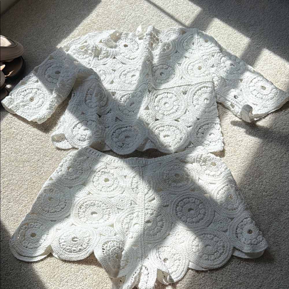 Commense White Lace Shorts and Long Sleeve Top Set